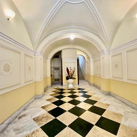 Maison Flores Deluxe Bari Bagian luar foto
